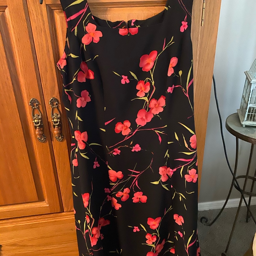 Gorgeous coral floral sundress.